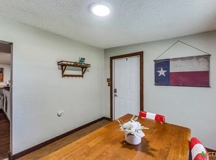 309.5 Meadow Lake Dr, Seguin, TX 78155