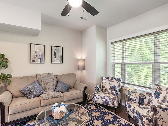 5th image of 450 Glastonbury Rd #12