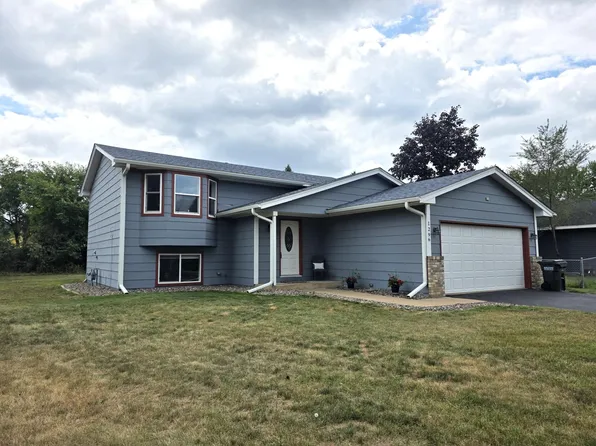 1296 130th Ave NE, Blaine, MN 55434