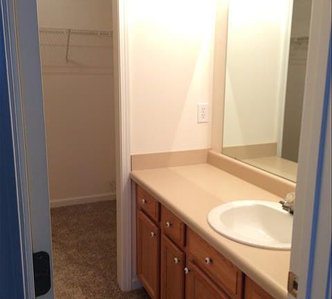 5th image of 144 Huntington Cir