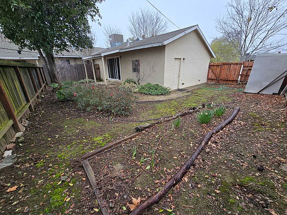 2nd image of 10208 Agnes Cir #10224