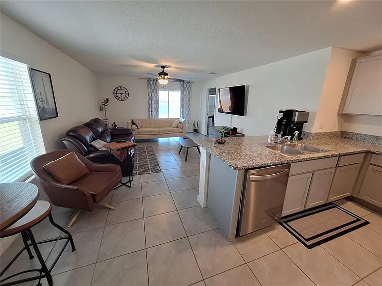 511 Sunlit Coral St — Photo 3