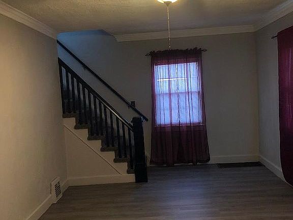 3rd image of 220 Franklin Dr