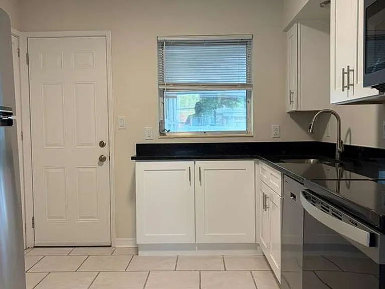 2814 Tifton St S — Photo 5
