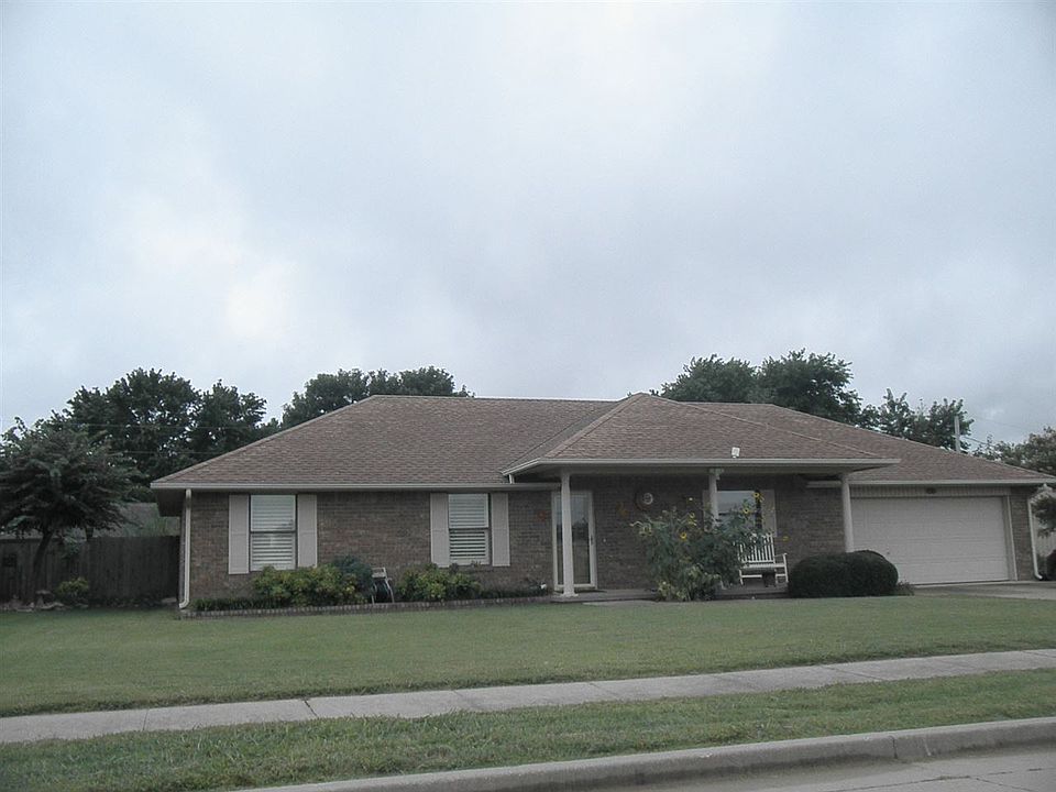 1st image of 400 Lonnie Ave