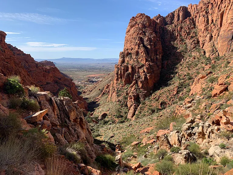 Only 10 minutes away from Tuachan and Padre Canyon