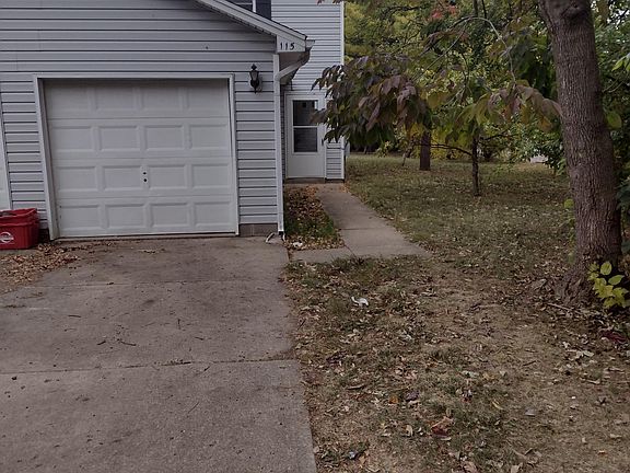 2nd image of 115 Clay St