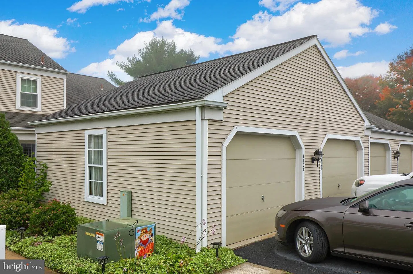 3 bed, 2.5 bath, 1528 sqft, $1,895 — Photo 2