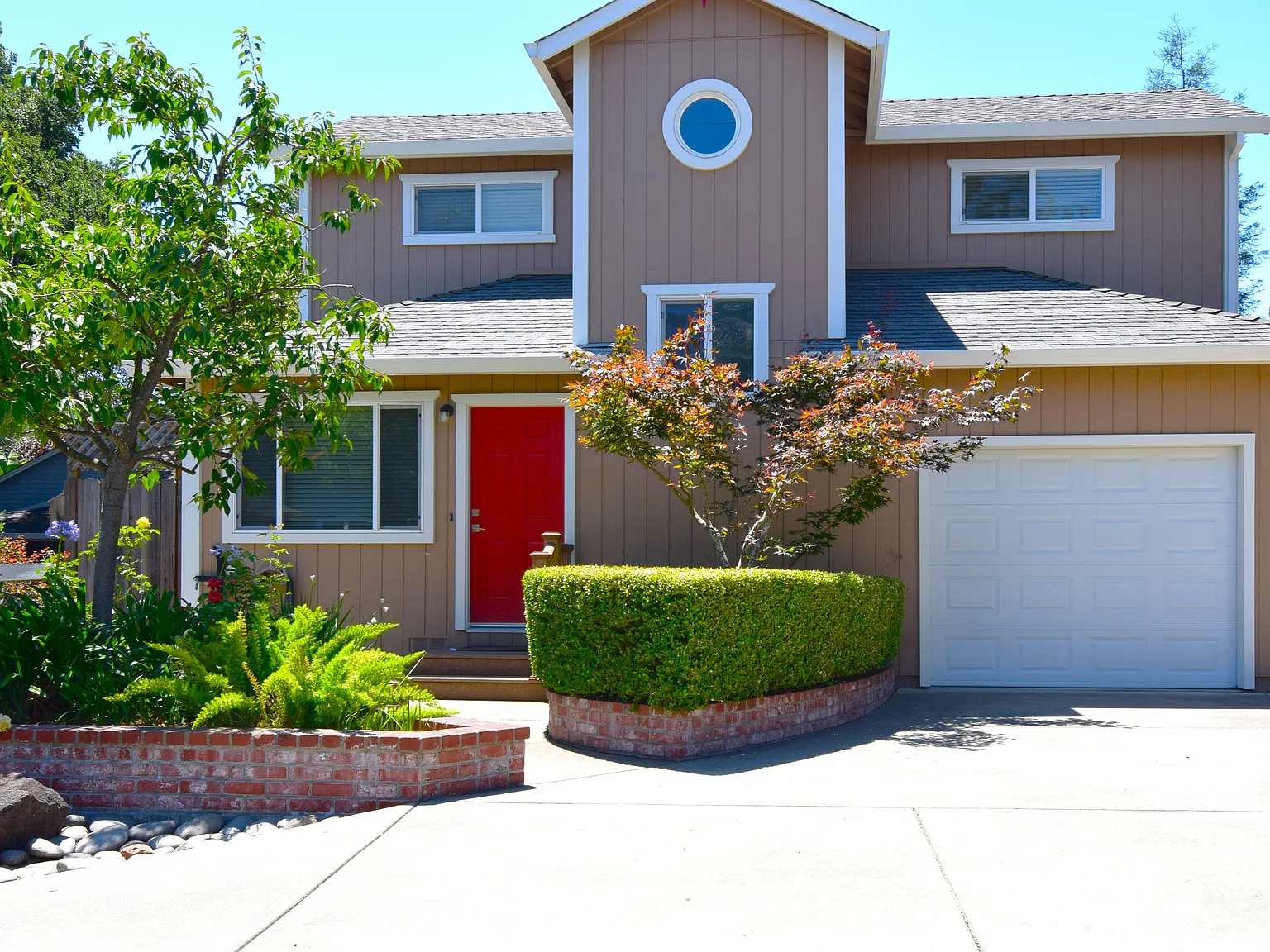 2 bed, 1000 sqft, $3,300 — Photo 1