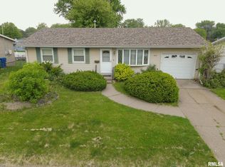 606 W 44th St, Davenport, IA 52806