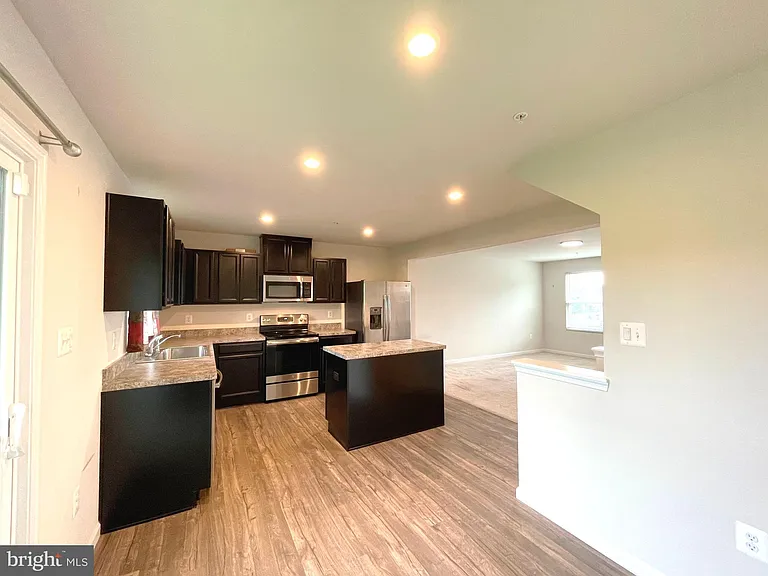46350 Sandbar Ln #C — Photo 8