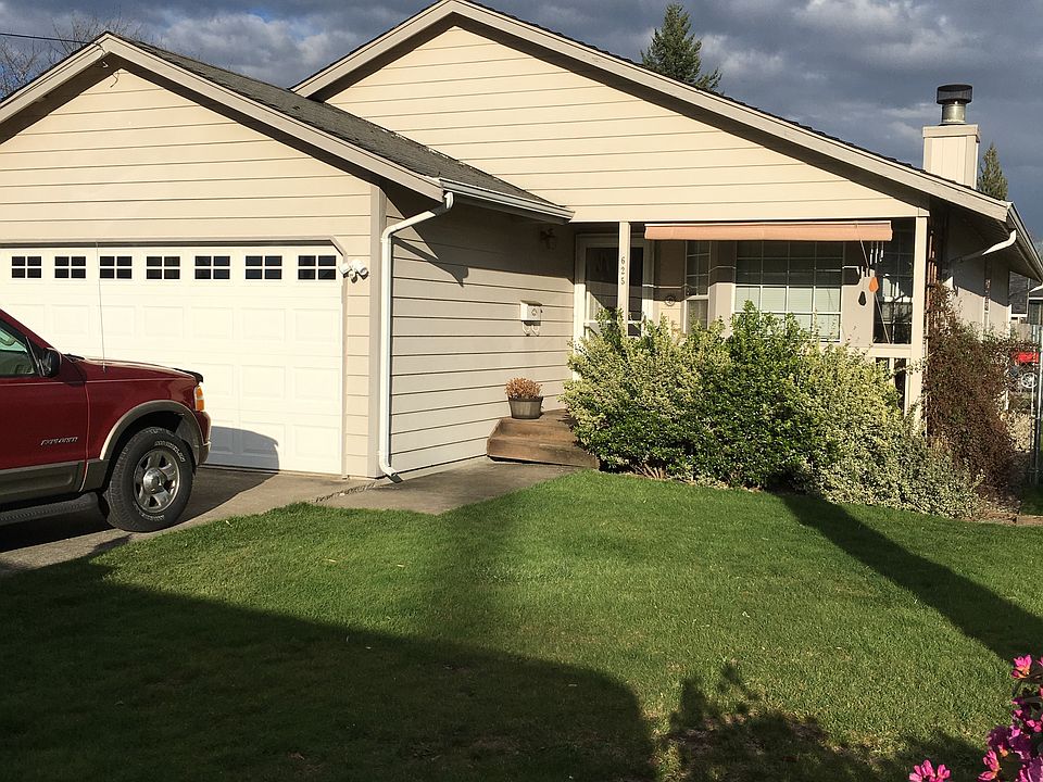 1st image of 625 15th St SE