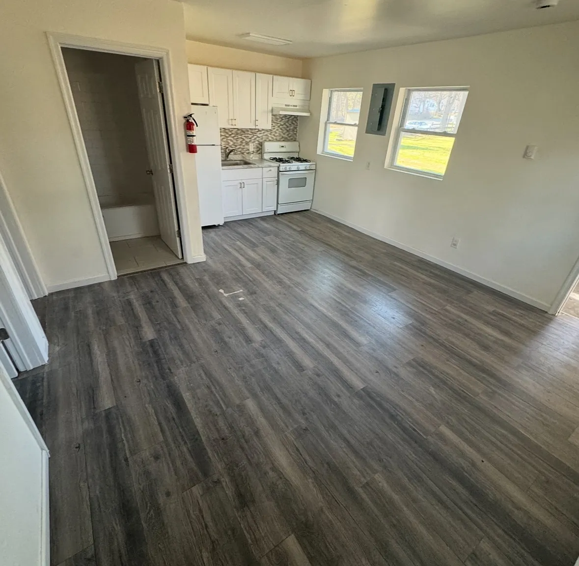 27 Hillside Ave — Photo 1