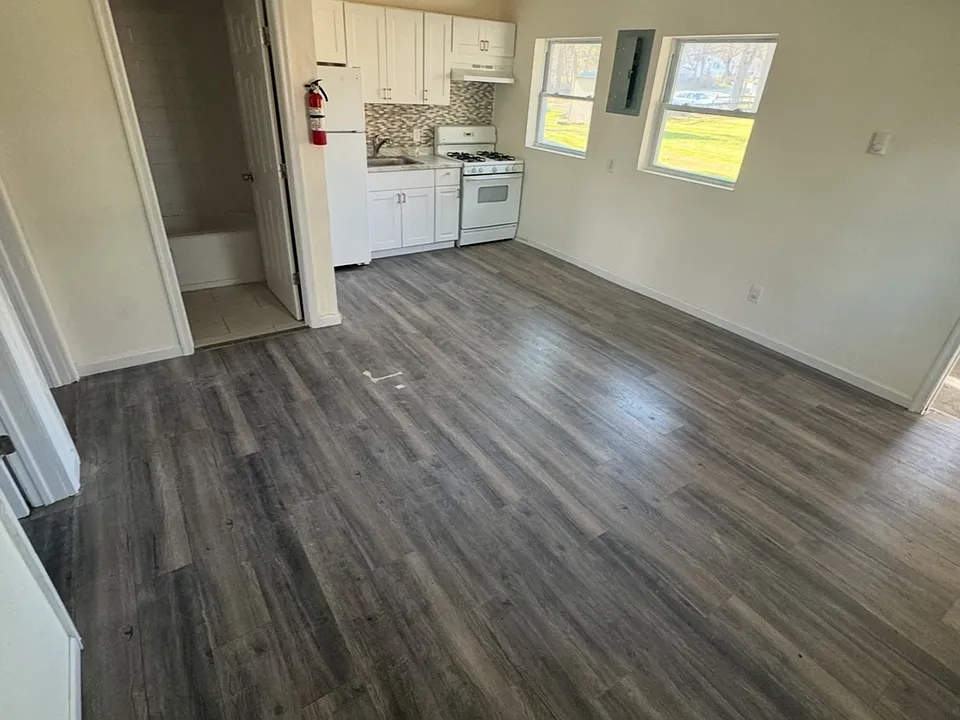 27 Hillside Ave #8