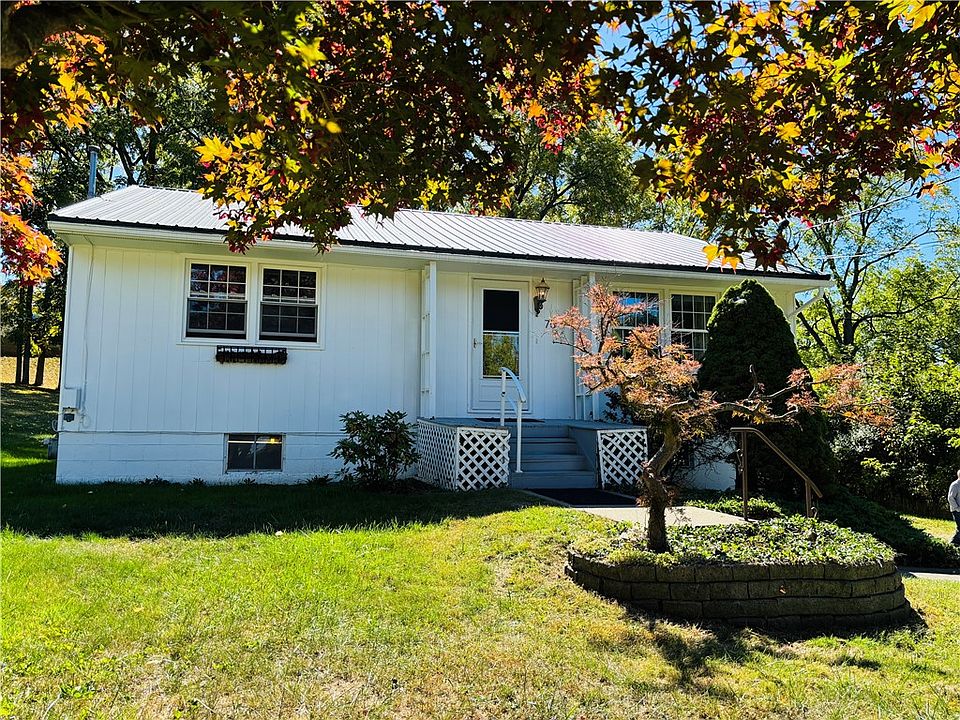 1st image of 70 Leonard St