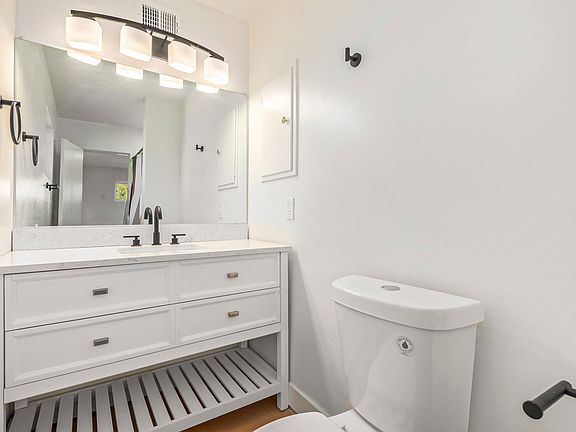 Bathroom 3 (private in Rm 1)