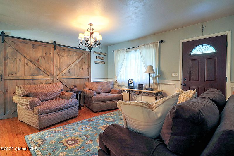 3rd image of 2021 Piney Point Road