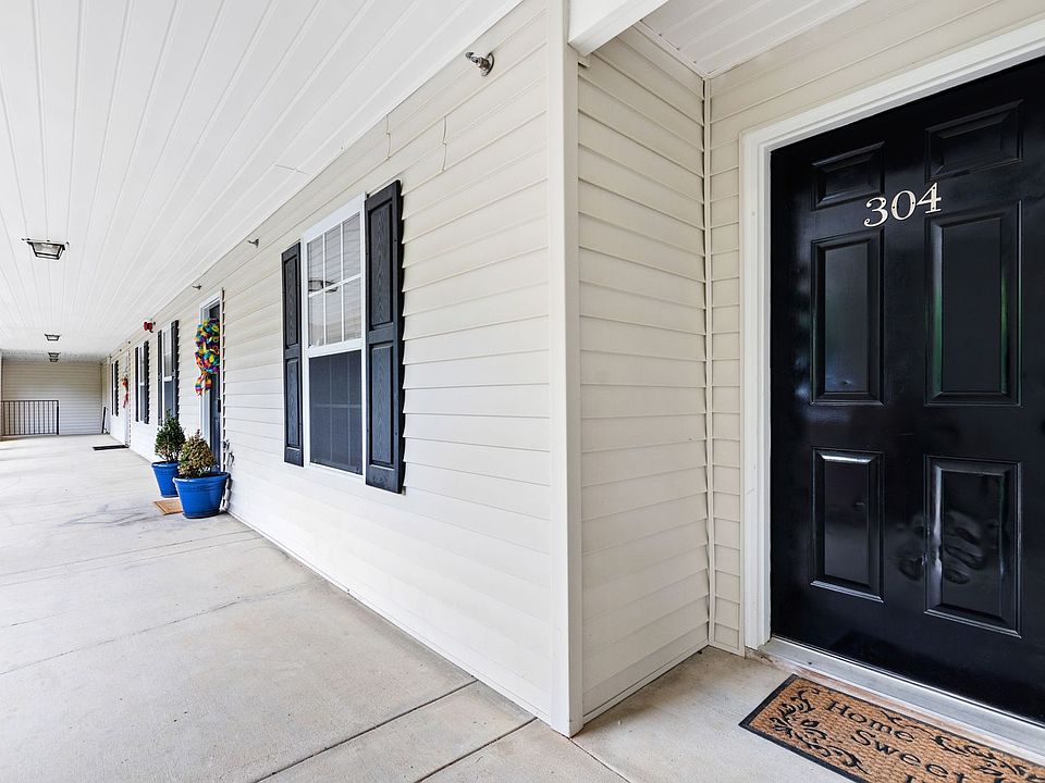 1st image of 3000 Trailwood Pines Ln Unit 304
