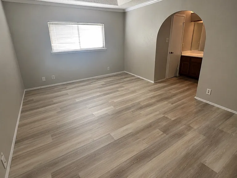 522 West Oak — Photo 12