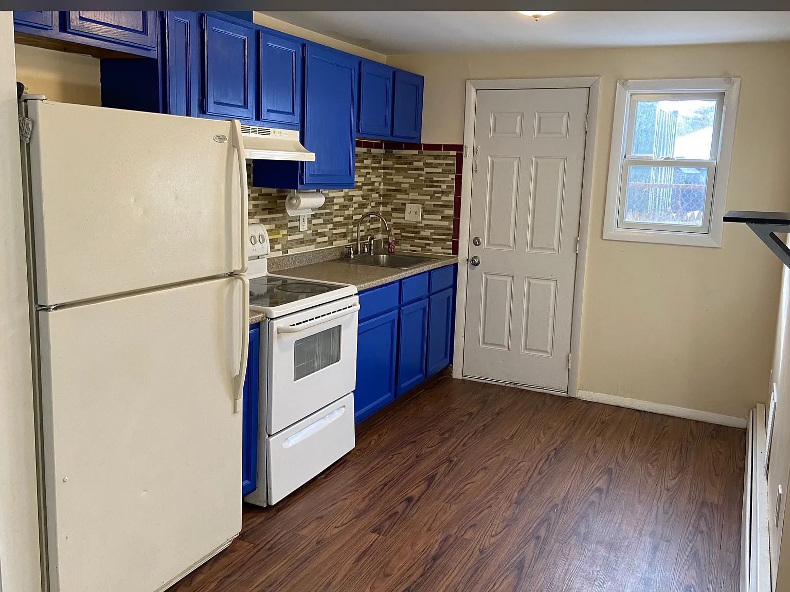2 bed, 1.5 bath, 1200 sqft, $1,900 — Photo 3