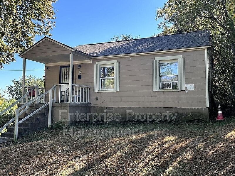 1st image of 163 W McKellar Ave