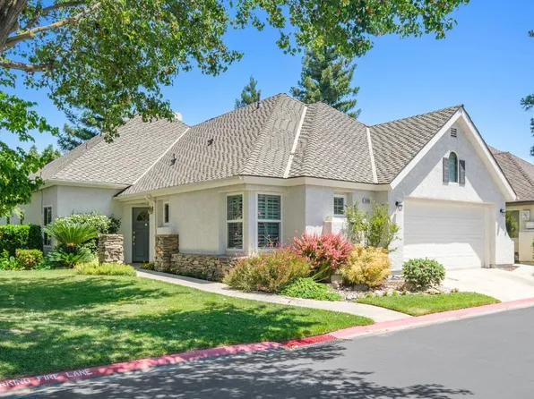 2996 W Pembrook Loop, Fresno, CA 93711
