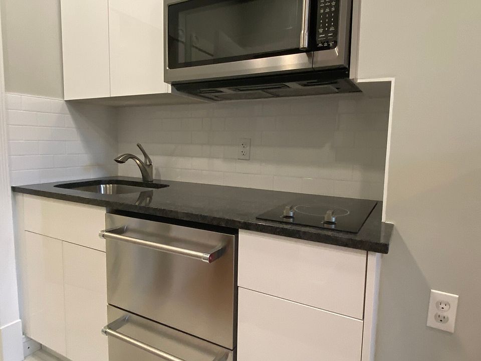 1st image of 399 Marlborough St APT 10