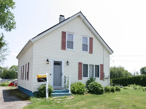 287 Bark St, Swansea, MA 02777