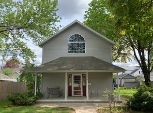 510 5th St, Baraboo, WI 53913