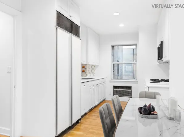 1075 Park Avenue image 12 of 21