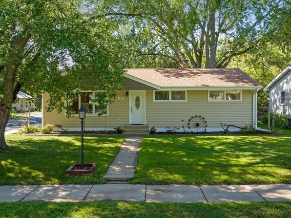 1892 7th St, White Bear Lake, MN 55110