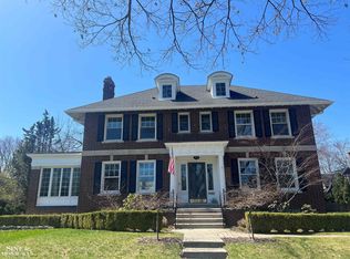 1115 Buckingham Rd, Grosse Pointe Park, MI 48230