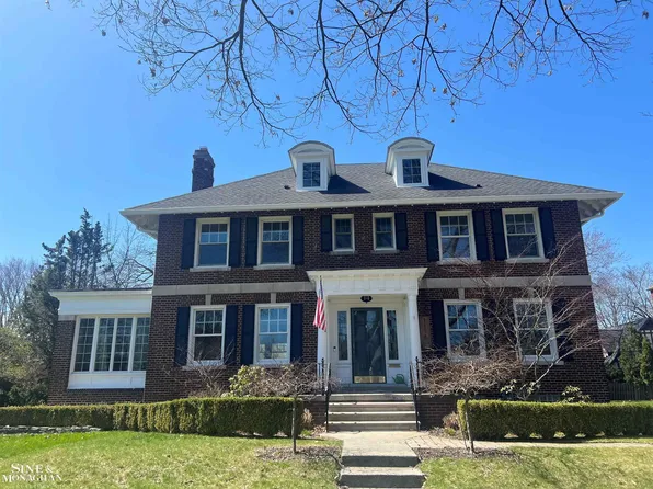 1115 Buckingham Rd, Grosse Pointe Park, MI 48230