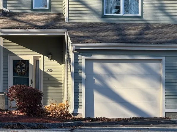 205 Weatherstone Dr #205, Worcester, MA 01604