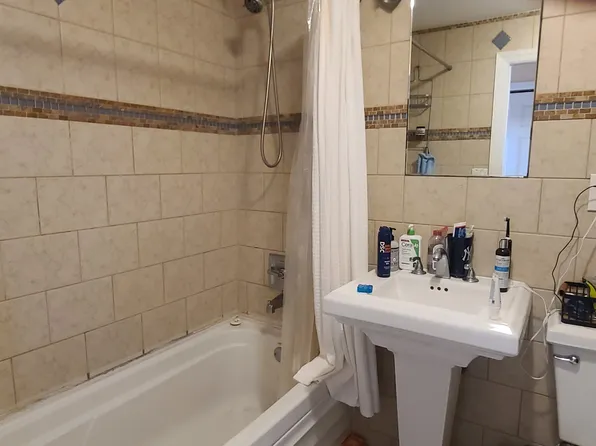 30-01 Astoria Boulevard image 10 of 13