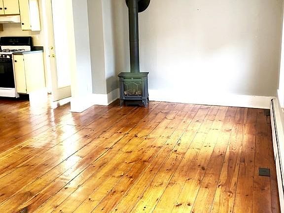 4th image of 39 1/2 Boardman St #0