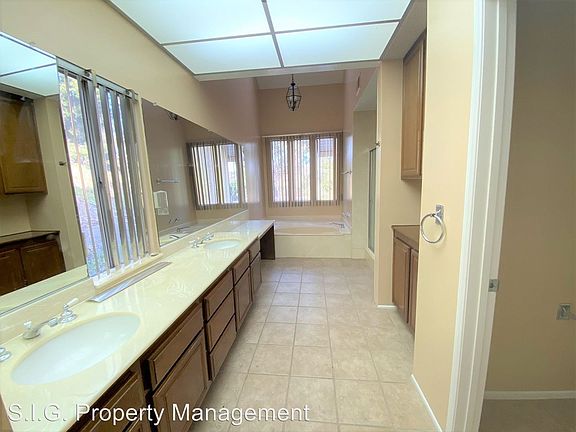 5th image of 9966 Clybourn Ave