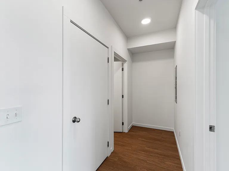 Green Door Flats — Photo 48