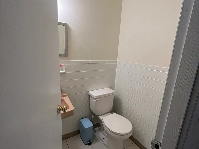 1137 Commonwealth Ave — Photo 15