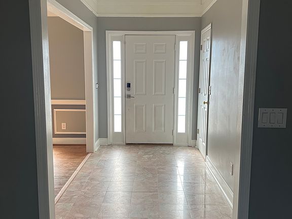 Foyer/Front door