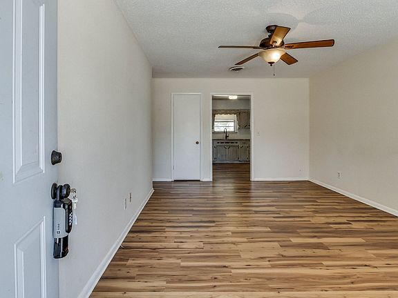3rd image of 2105 Candy Ln