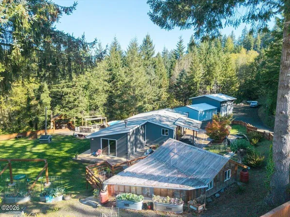 560 NW Skyline Dr, Toledo, OR 97391