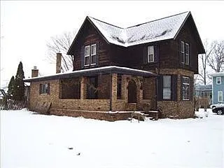 614 East St photo 1