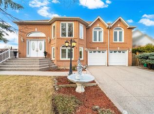 3395 Trelawny Cir, Mississauga, ON L5N 6N6