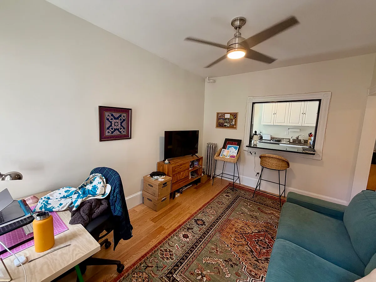 Building Photo - 108 Myrtle St #5