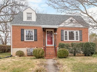5203 Woodbury St NW, Roanoke, VA 24012