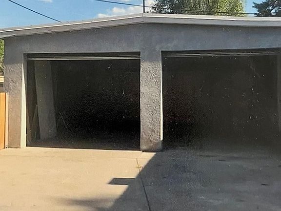 3rd image of 1587 W Stratford Ave