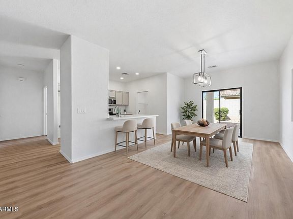 4th image of 16848 W RIMROCK Street