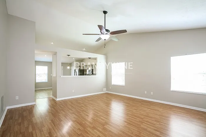 3236 Weller Dr — Photo 6