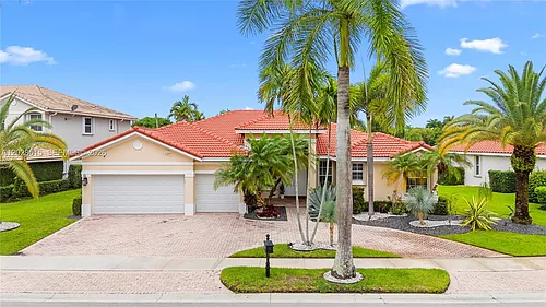 1714 Victoria Pointe Cir Photo 1
